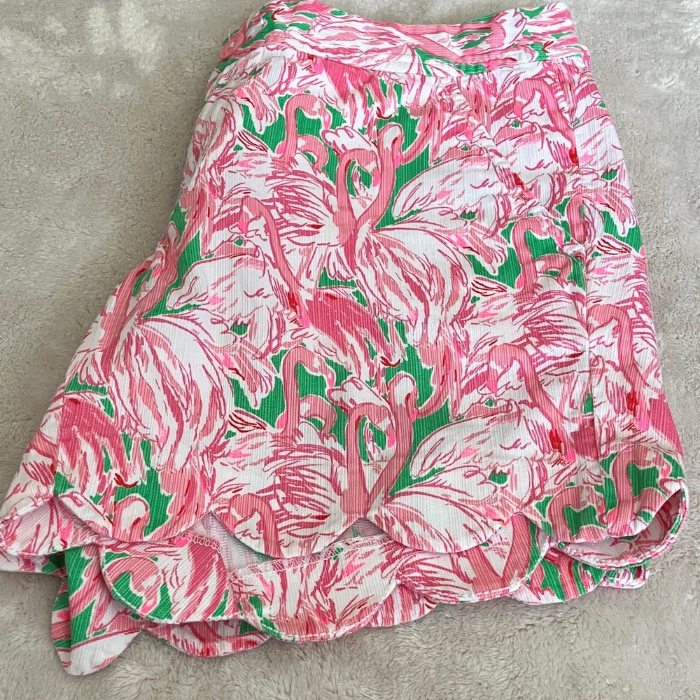 Lilly Pulitzer pretty Tropical shorts - Picture 5 of 9